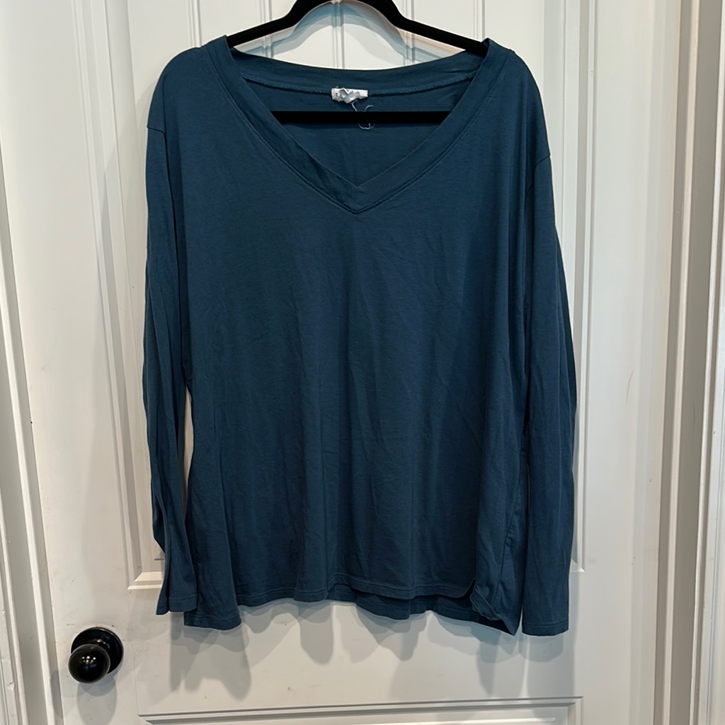 Women's Teal V-Neck Long Sleeve Top